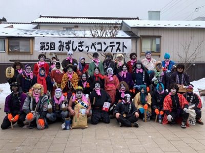 仮装して踊って練り歩く　～火伏のお祭り“水しぎ”～