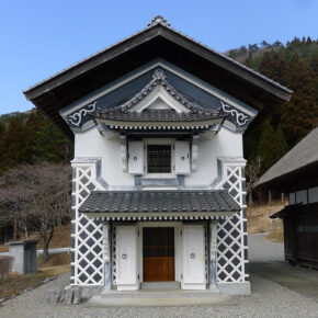 本学 建築学科 中村琢巳研究室による陸前高田市・気仙大工左官伝承館収蔵の大工道具研究が「東海新報」で紹介されました
