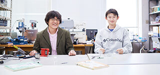 低温物理工学研究室:新井 敏一 教授 × 菅野 宏大