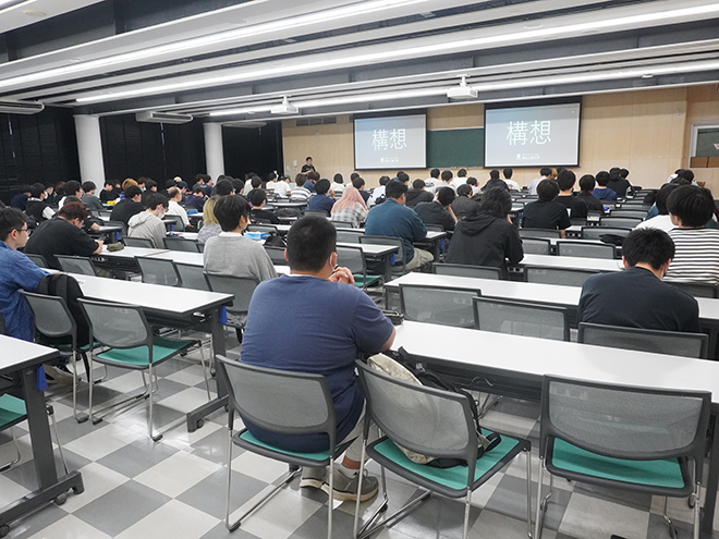 2・3年生全員が受講する「キャリアデザインⅡ・Ⅲ」の授業で「未来のエスキースを描く。」の実践に向けた講話を行いました