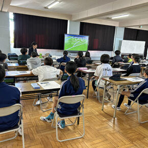 都市工学課程 小野 桂介 講師が岩手県北上市の小学校で行った防災教育授業の様子が岩手の新聞社で紹介されました