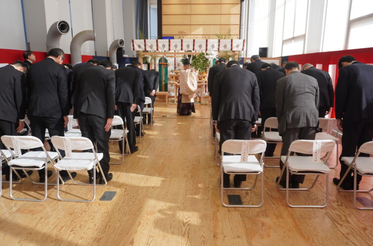 新棟2期建設工事の安全を祈願する地鎮祭が執り行われました